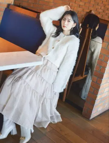 새상품급 PROPORTION 샤기 니트 가디건 화이트