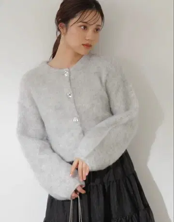 새상품급 PROPORTION 샤기 니트 가디건 라이트 그레이