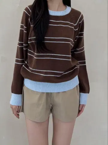 브라운 블루 보더 배색 니트 스웨터
