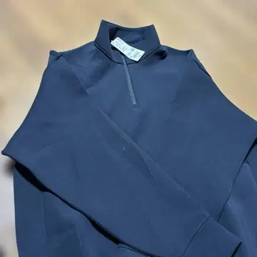 유니클로 울트라 스트레치 드라이 맨투맨 하프 지퍼 풀오버