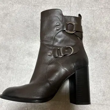 ZARA 부츠