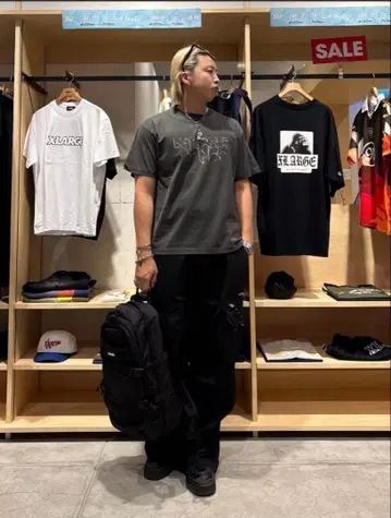 XLARGE 레터링 로고 티셔츠
