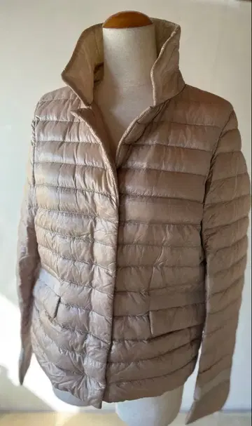 Herno 베이지 다운 자켓