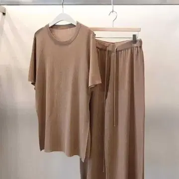 베이지 크루넥 셋업