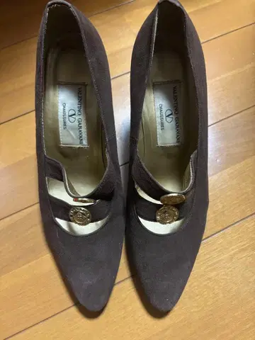 VALLENTINO GARAVANI 펌프스 5.5