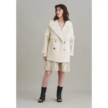 컨디션 최상 GRACE CONTINENTAL 로빙 프린지 코트 골드 버튼