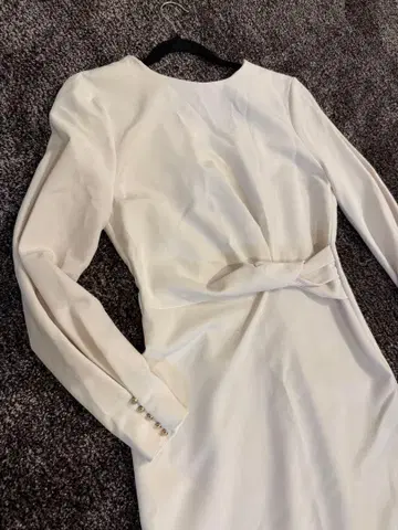 ZARA 화이트 긴팔 리본 디자인 원피스