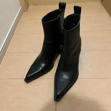 [새상품급] ZARA 리얼 가죽 앵클부츠 37
