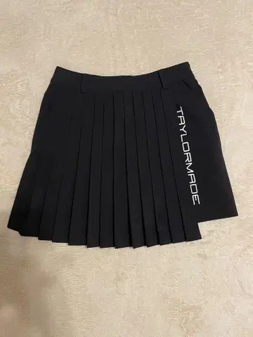TAYLORMADE 블랙 플리츠 스커트