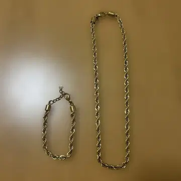 이아파피오네 트위스트 체인 목걸이와 팔찌 세트