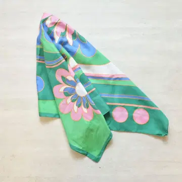 Vintage Retro Floral Pop Art Scarf