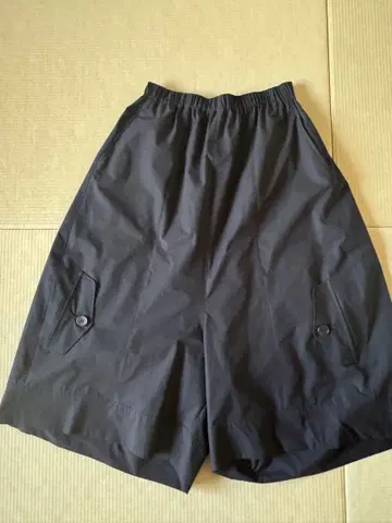 크레센도 블랙 컬러 M 사이즈 포켓 부착 팬츠