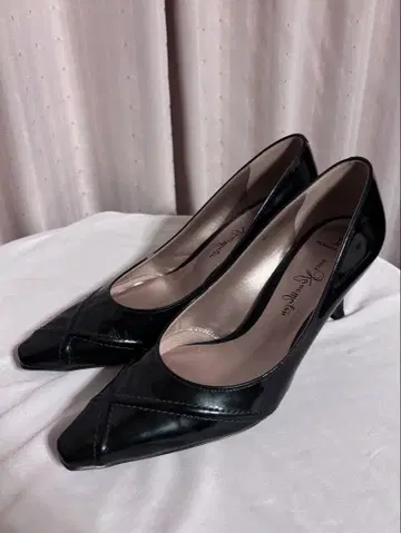 긴자 카네마츠 가죽 에나멜 펌프스 23.5cm