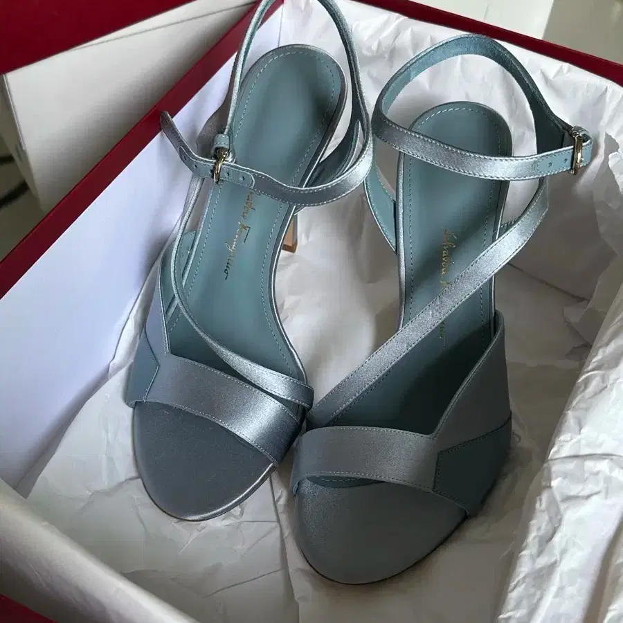 Ferragamo Aqua Blue Satin Sandal Heels 35 1/2 (230) Brand New
