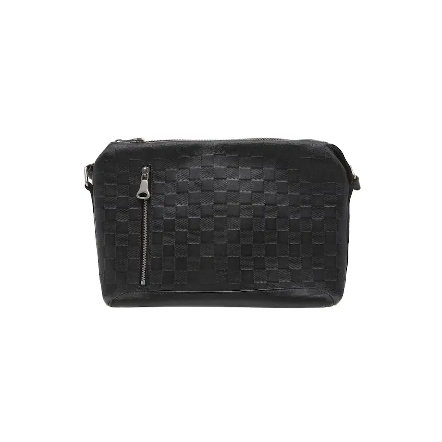 路易威登 Damier Infini District PM Monogram Eclipse 邮差包