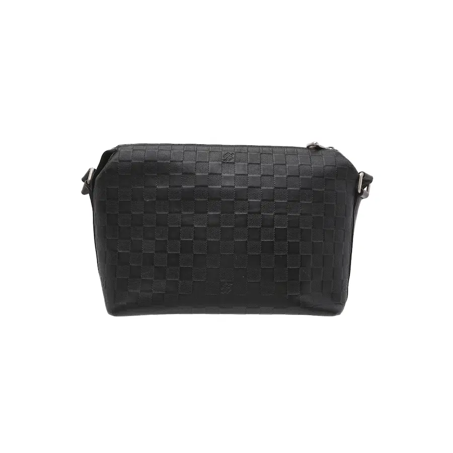 路易威登 Damier Infini District PM Monogram Eclipse 邮差包