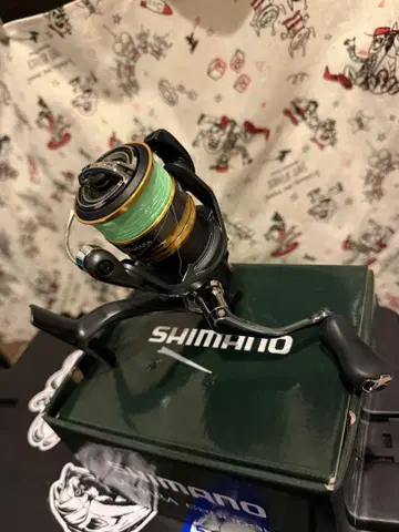 SHIMANO SAHARA C2000SHG 스피닝 릴
