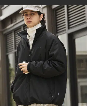 HECT 빅 실루엣 안감 배색 플리스 트랙 블루종