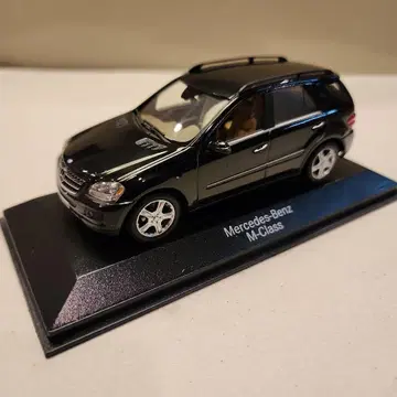 Mercedes-Benz M-Class 블랙 미니카