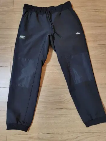 Quiksilver 블랙 스트레치 팬츠