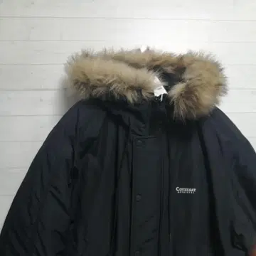 [ 새상품 ] COVERNAT 퍼 달린 블랙 다운 자켓