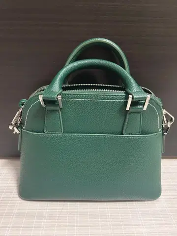 AZUL by MOUSSY 백