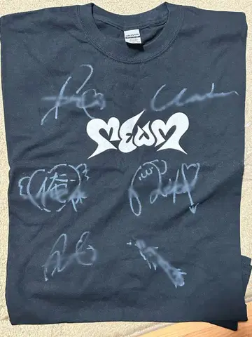 MEWM 사인 포함 T셔츠