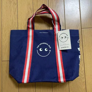 아냐 힌드마치와 메이지야 스토어의 콜라보레이션 백