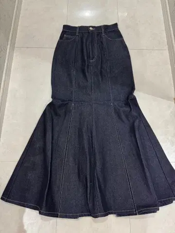 [ 새상품급 상품 ] 다리치 데님 롱 스커트