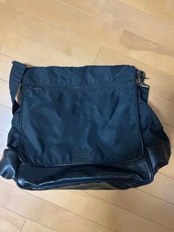 블랙 숄더백 나일론