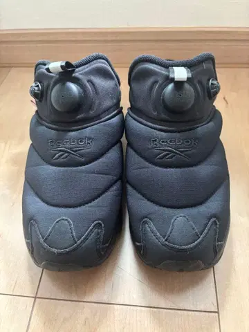 인스타펌프 퓨리 뮬 23.5cm