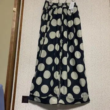 택 포함 새상품 멀로 도트 무늬 턱 와이드 팬츠