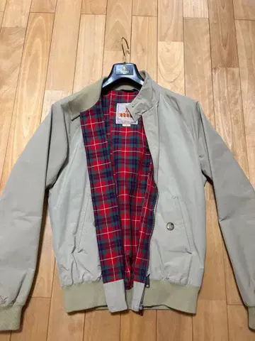 BARACUTA 점퍼 베이지 사이즈 38