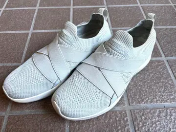 스케쳐스 크로스 스트랩 스니커즈