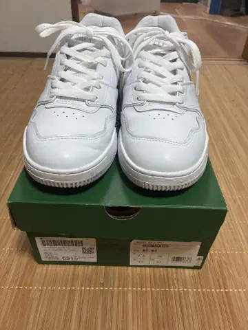 LACOSTE 화이트 스니커즈