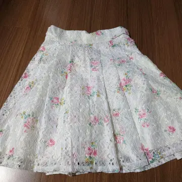 미사용 새상품 플라워 프린트 레이스 미니 스커트 [배송비 포함]