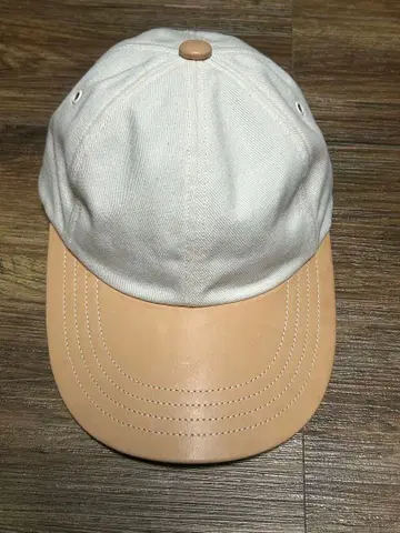 LEATHER BICOLOR LONG BILL CAP-BEIGE