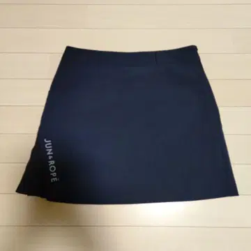 JUN&ROPE 블랙 플리츠 스커트