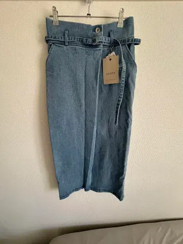 [ 미사용 새상품 ] ACUTA 데님 타이트 스커트 택 포함 새상품