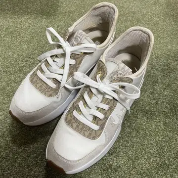 MICHAEL KORS 통굽 스니커즈 7.5M