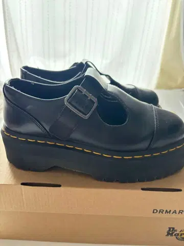 닥터 마틴 블랙 플랫폼 신발
