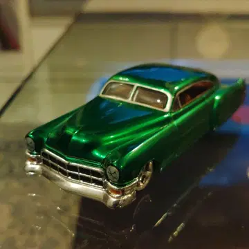 1949 CADILLAC 1/64 KUSTOM LOWRIDER BOMB