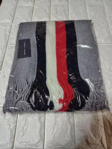 타미힐피거 머플러 미사용 새상품