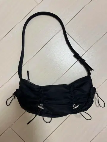 ZARA 미사용 새상품 블랙 숄더백