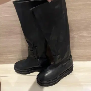 블랙 가죽 롱 부츠 트랙션 밑창