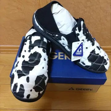 GERRY 소 패턴 사보 샌들