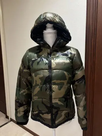THE NORTH FACE 카모플라쥬 후드 부착 다운 자켓
