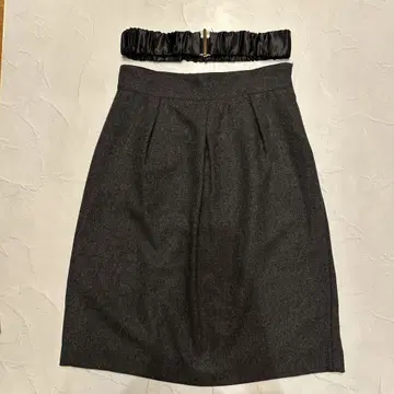 마토리체 다크 그레이 플리츠 스커트 새틴 허리 밴딩