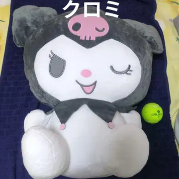 윙크하는 쿠로미 봉제 인형