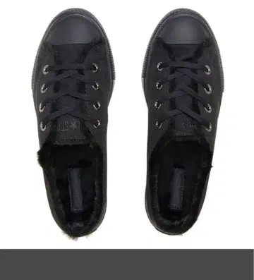 새상품 퍼 포함 스니커즈 컨버스